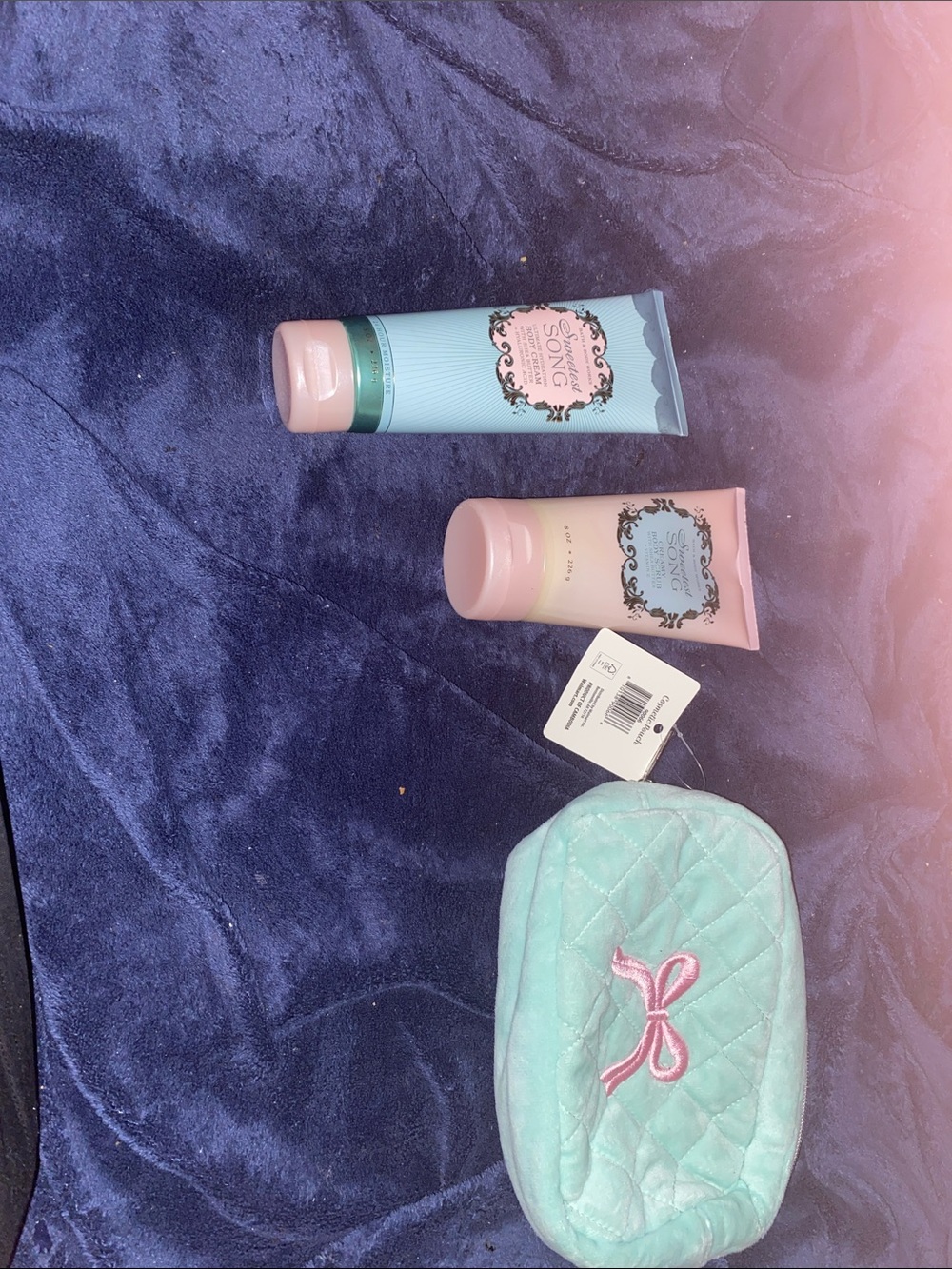 Beth Bath & Bodyworks Sweetest Song Wash Set with Mint Quilted Pouch